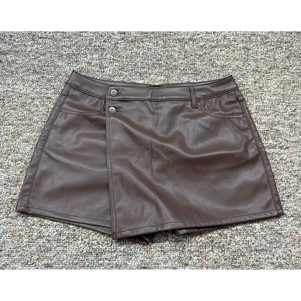 Chocolate Brown Women’s size Large Faux Leather Skort Skirt/ Shorts w/ 4 Pockets